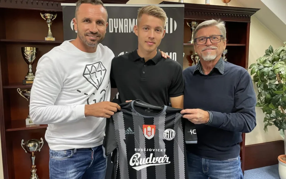 Christian Veliký přichází do Dynama z B-týmu Baníku Ostrava.