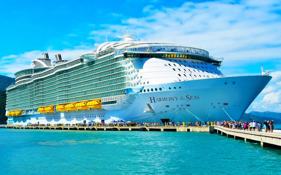 Společnost Sinop dodává výrobky i do zaoceánských lodí. Tou největší je Harmony of the Seas.