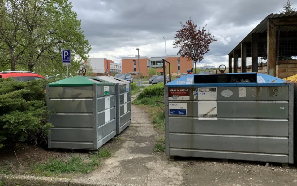 Město opraví parkoviště na Máji. Práce potrvají čtyřicet dní