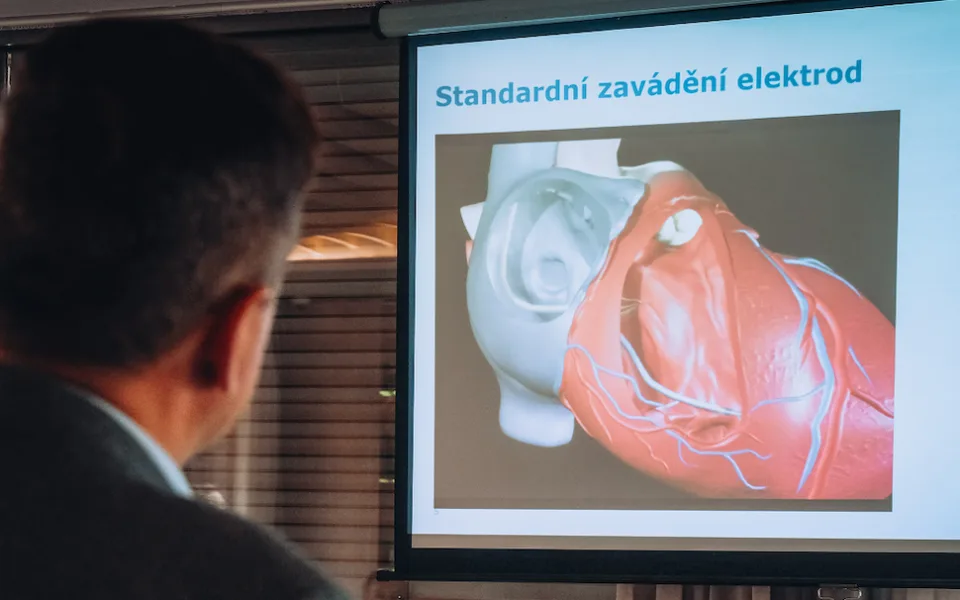 Vedoucí lékař arytmologie a kardiostimulace, Kardiocentra Nemocnice České Budějovice Alana Bulava prof. MUDr. Mgr. Alan Bulava, Ph.D.2