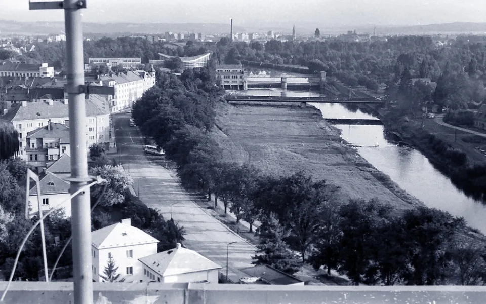 Jiráskovo nábřeží