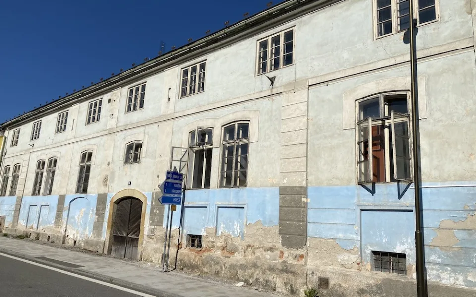 V Rožmberku nad Vltavou začala rekonstrukce panského pivovaru. Hotovo má být v příštím roce