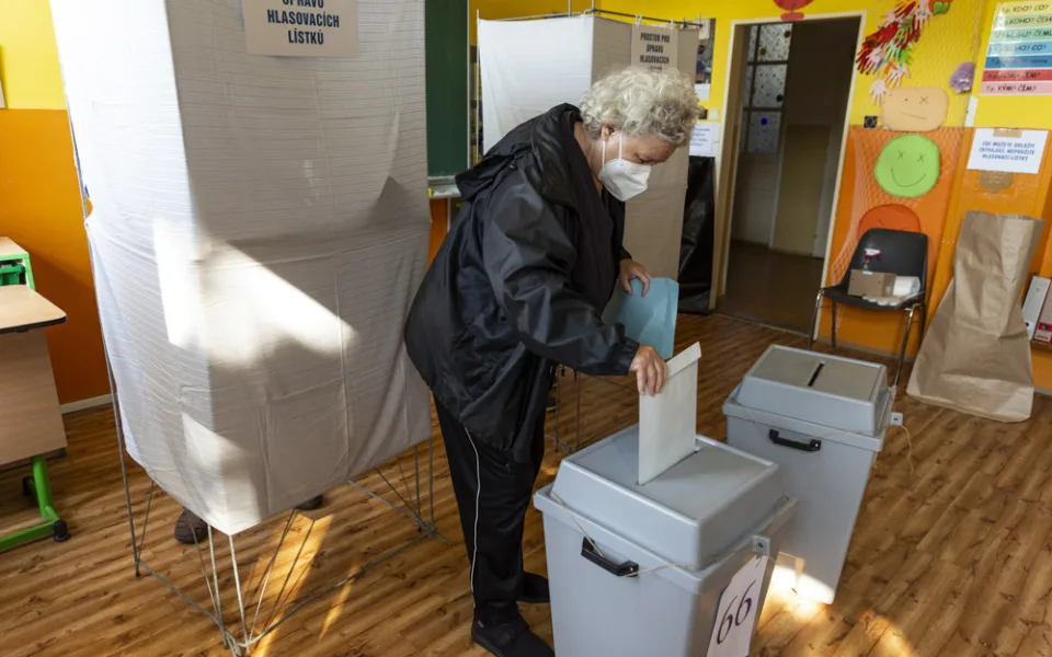 VOLBY 2021: Začíná druhý volební den. Lidé dnes zvolí nové poslance