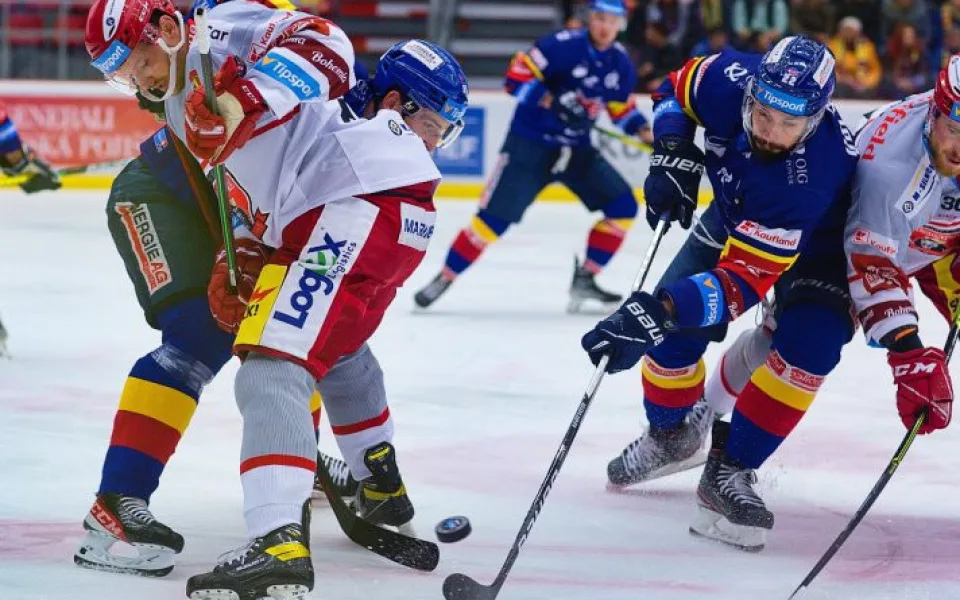 Motor si před vyprodanou arénou poradil s Hradcem