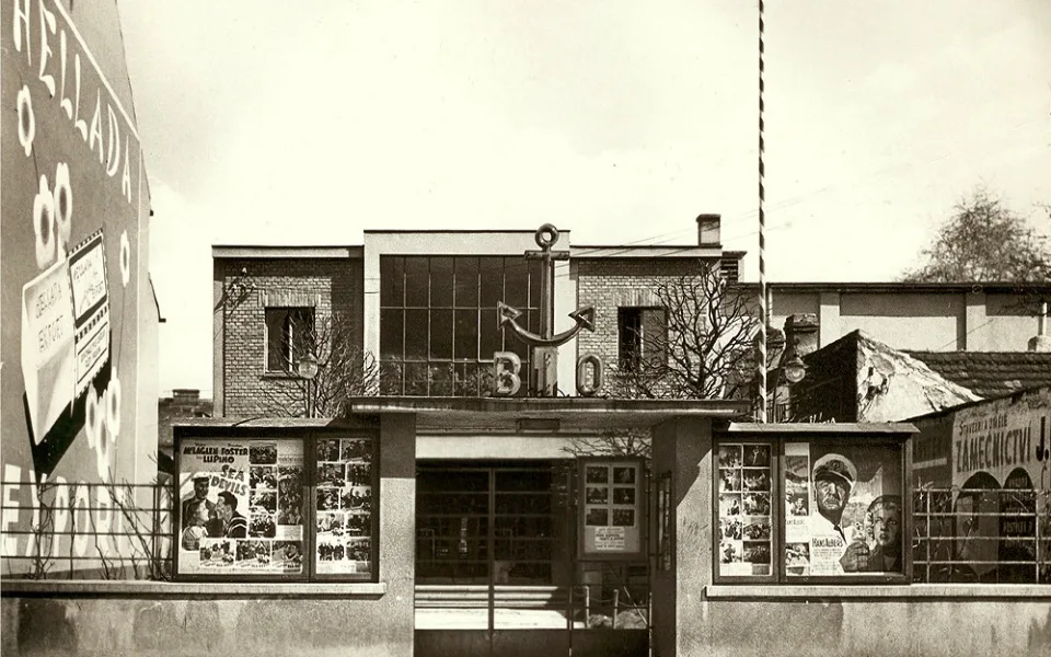 Biograf Kotva Sokola II na Linecké třídě po roce 1929.