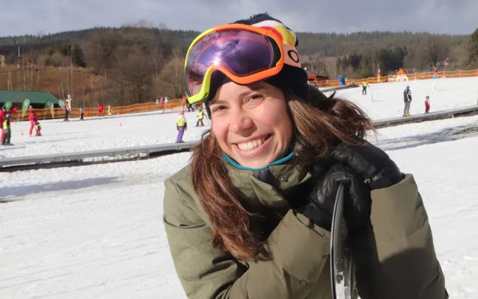 Jihočeský kraj chce přilákat více lidí ke sportu s Evou Samkovou. Plánuje vybudování snowboard parků
