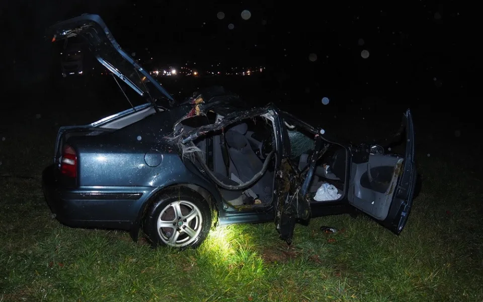Dopravní policisté vyšetřují noční nehodu na trase z Tábora do Pelhřimova.