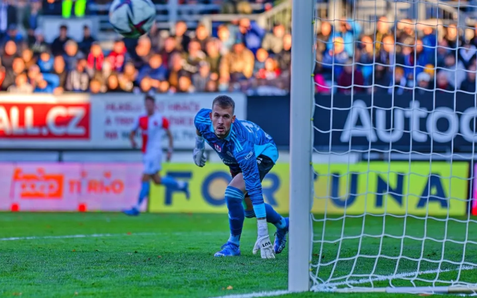 Dynamu se daří a velký podíl na tom má i Vojtěch Vorel. Ten i nadále čeká na vychytanou nulu, naposledy si ji připsal 28. srpna proti Liberci.