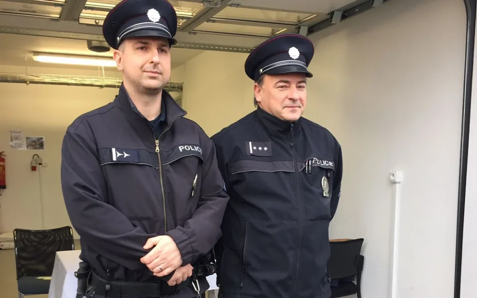 Na místo dorazili jako první Jan Srb (vlevo) a František Tlapa.