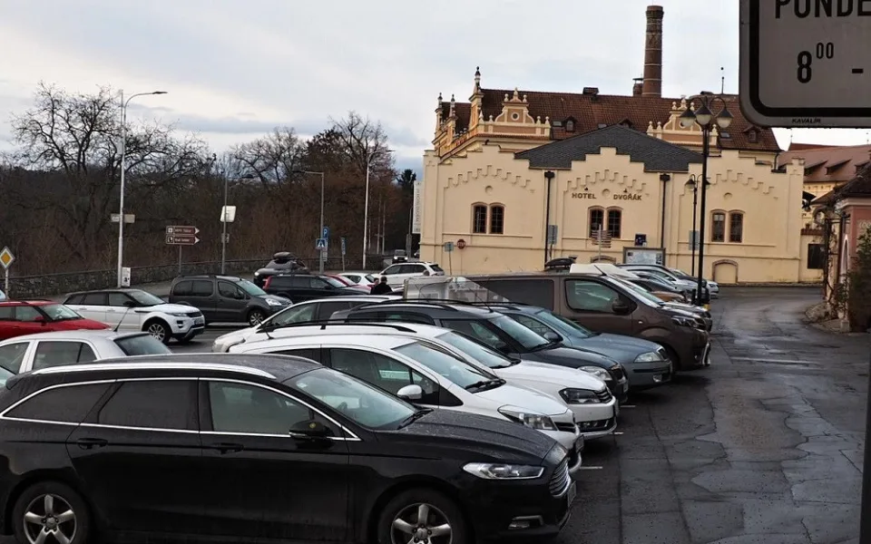 V minulém století tam stála synagoga, teď táborská radnice plánuje parkovací dům