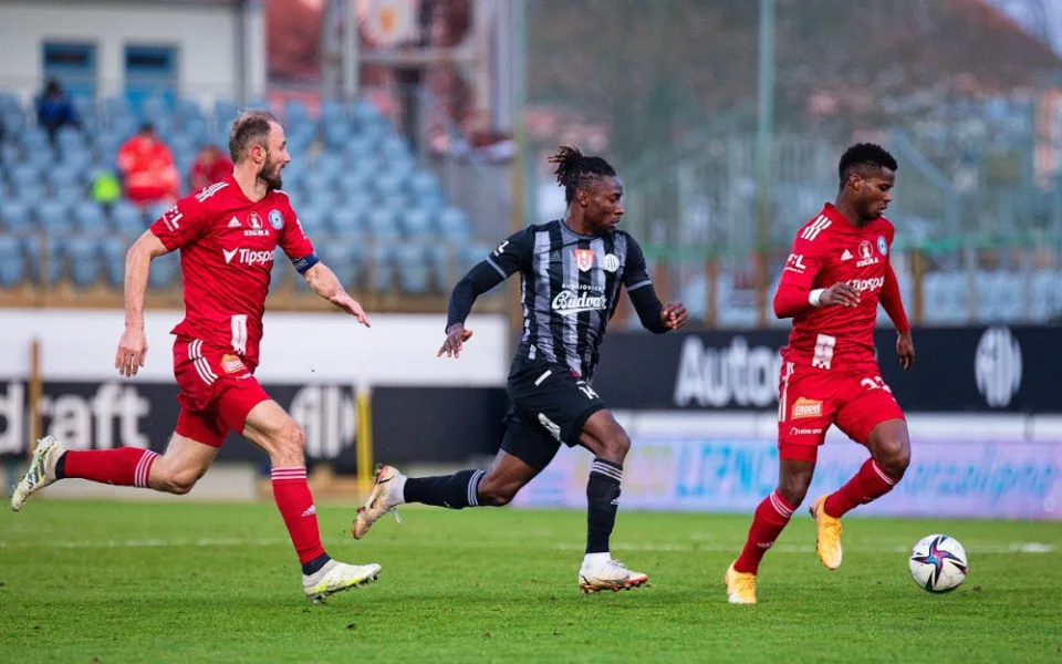 Další domácí výhra, Dynamo složilo Olomouc
