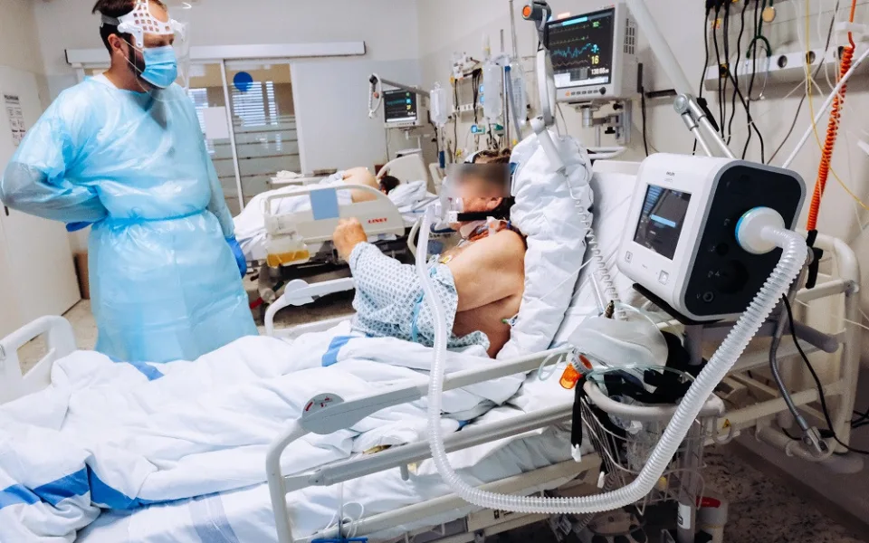 Budějcká Drbna přináší vzkazy zdravotníků, kteří pečují o pacienty s onemocněním covid-19.