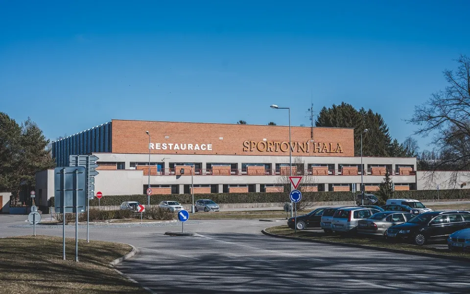 U Sportovní haly postaví parkovací dům. Pojme téměř 500 aut
