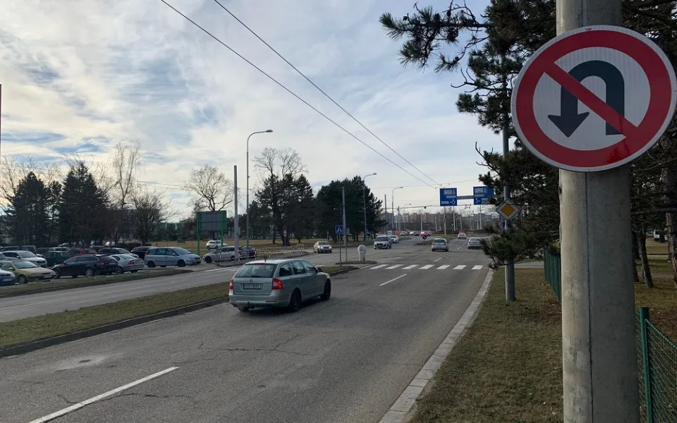 Na Strakonické už se řidiči neotočí.