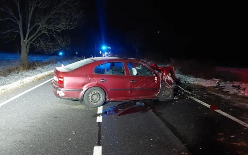 V prosinci se stala tragická nehoda na Prachaticku. Řidič tam přejel v zatáčce do protisměru. Při střetu s autem zemřela jeho spolujezdkyně.