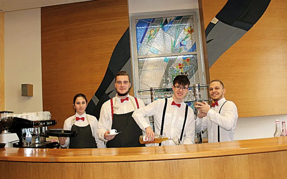 Výuka hotelnictví, gastronomie a cestovního ruchu na Střední škole a Vyšší odborné škole cestovního ruchu v Českých Budějovicích se adaptovala na složitou dobu v éře pandemie