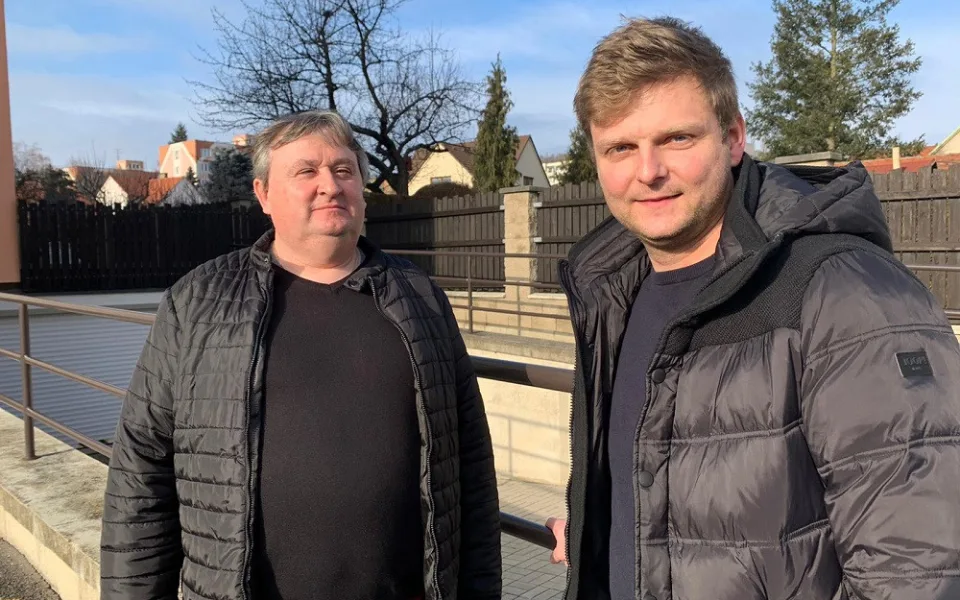 Radek Macháček (vpravo) a Jan Procházka zachránili život seniorovi.