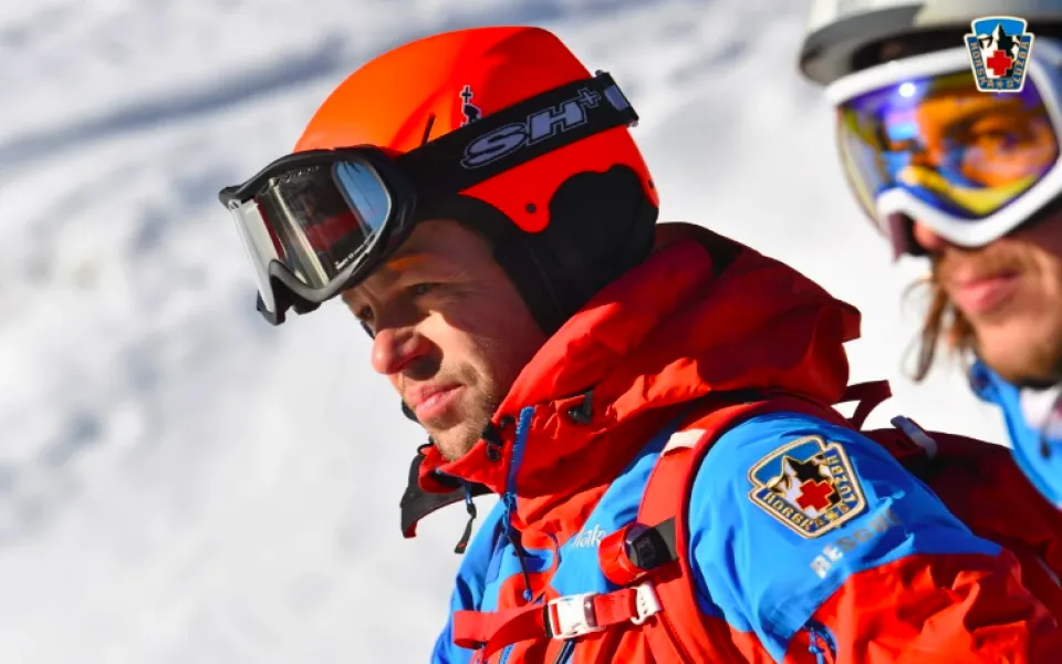 Na Šumavě se bolestivě zranil snowboardista. Lékaři mu museli podat speciální lék