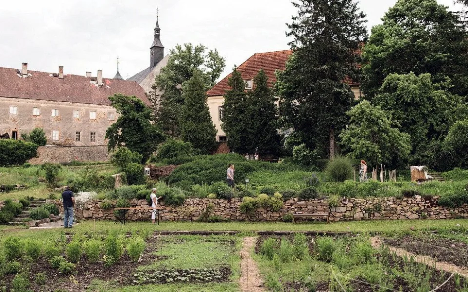 Krafferova zahrada je poslední velkou zahradou v historickém centru Jindřichova Hradce. Foto: Karolína Cermanová