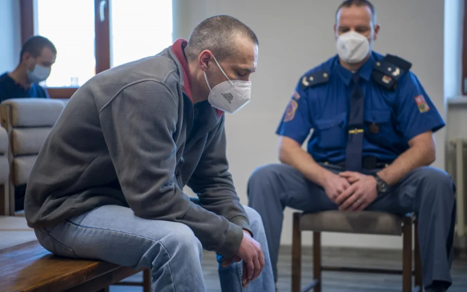 Za vraždu těhotné ženy z Prachaticka poslal soud muže na 26 let do vězení