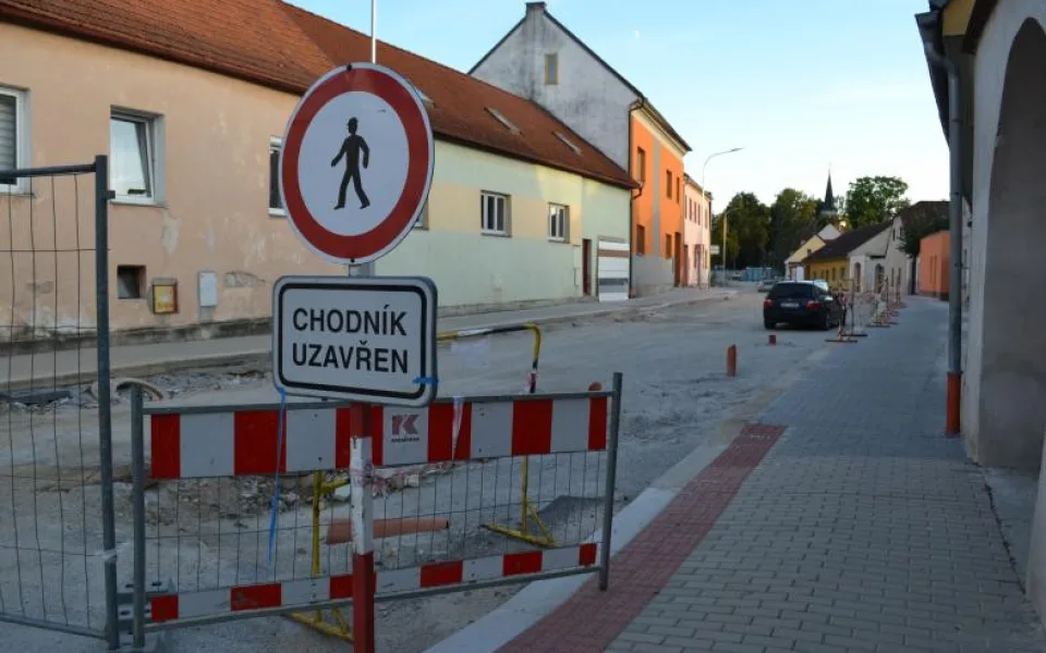 Rekonstrukce Václavské ulice v Jindřichově Hradci bude dražší. Město do ní investuje 26 milionů korun