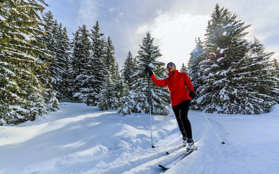 Skiareál Lipno má perfektní podmínky pro lyžaře a chystá na víkend zábavu na svahu i mimo něj