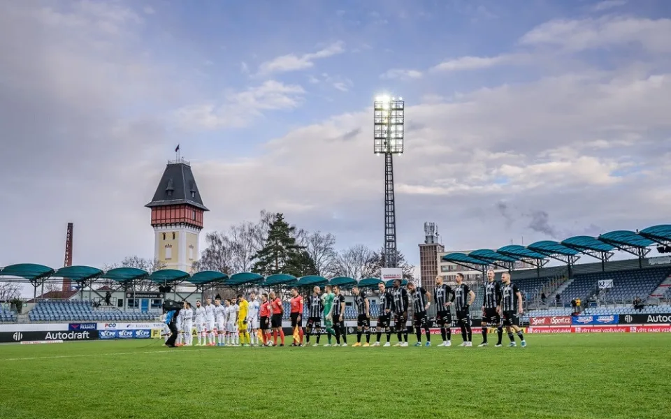 Střelecký ostrov při utkání domácího Dynama.