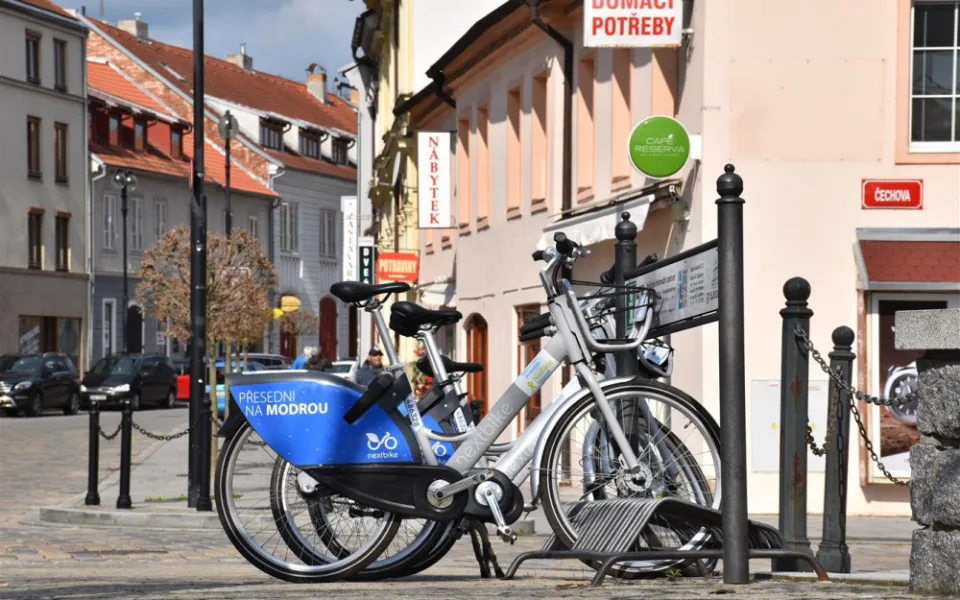 Sdílená kola se vrátila do Písku. V ulicích jsou desítky nových stanovišť