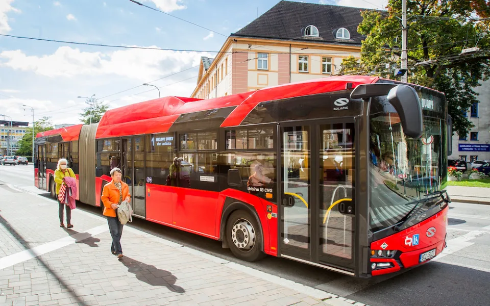 K čisté mobilitě vede více cest, zní z Dopravního podniku. S městem podpoří výzvu 10 tisíc kroků