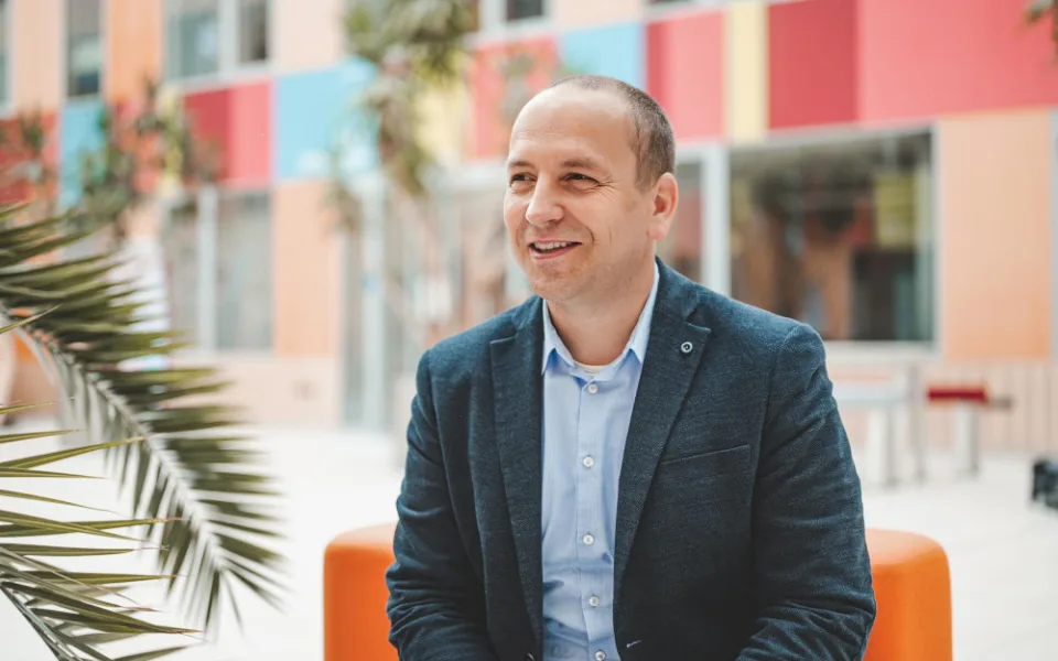 Za týmem stojí Pavel Mikeš, který si obor vybral, protože controlling považuje za kreativní a zajímavý obor.