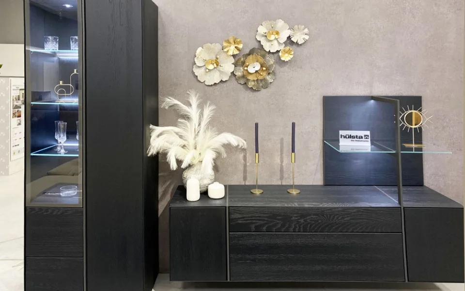 Německý nábytek Hülsta znovu proniká do Čech. Nově má showroom v Táboře