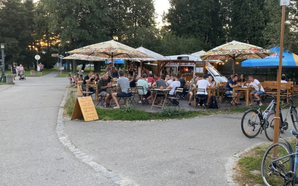 Kavárna na Sokolském ostrově letos zástává. Vedení města nový projekt o rok posunulo