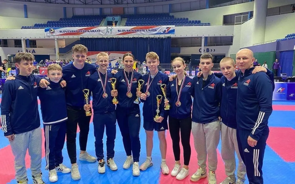 Klub TJ Karate České Budějovice zválcoval v Bratislavě konkurenci. Závodníci přivezli pět zlatých medailí