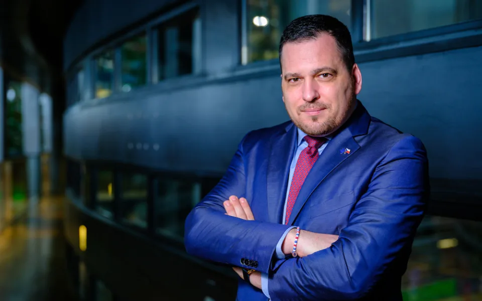 Očima Tomáše Zdechovského: Za hajlování dostal bulharský europoslanec flastr 2 000 euro. Není to málo?!