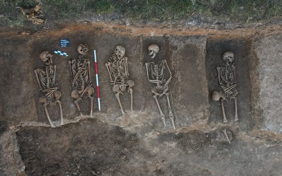 Archeologický výzkum prováděli odborníci při revitalizaci parku Na Rybníčku.
