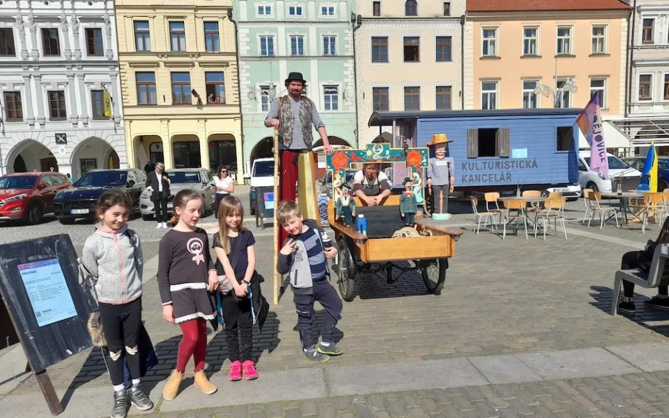 Kul.turistická kancelář objíždí budějovické čtvrti