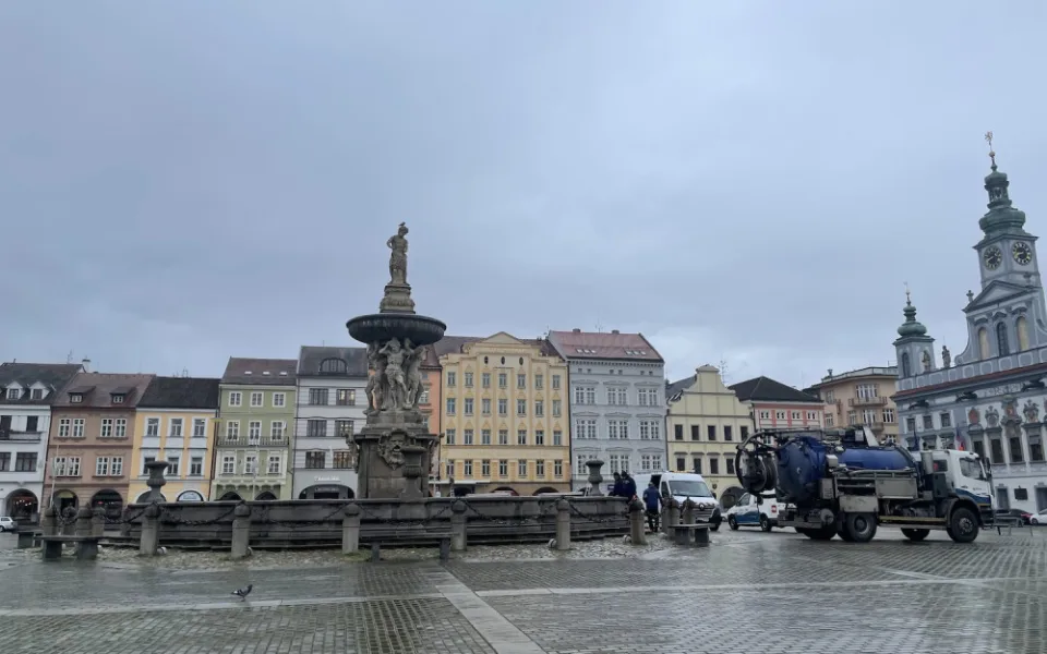 Samsonova kašna prochází jarní údržbou. Fungovat začne ve středu