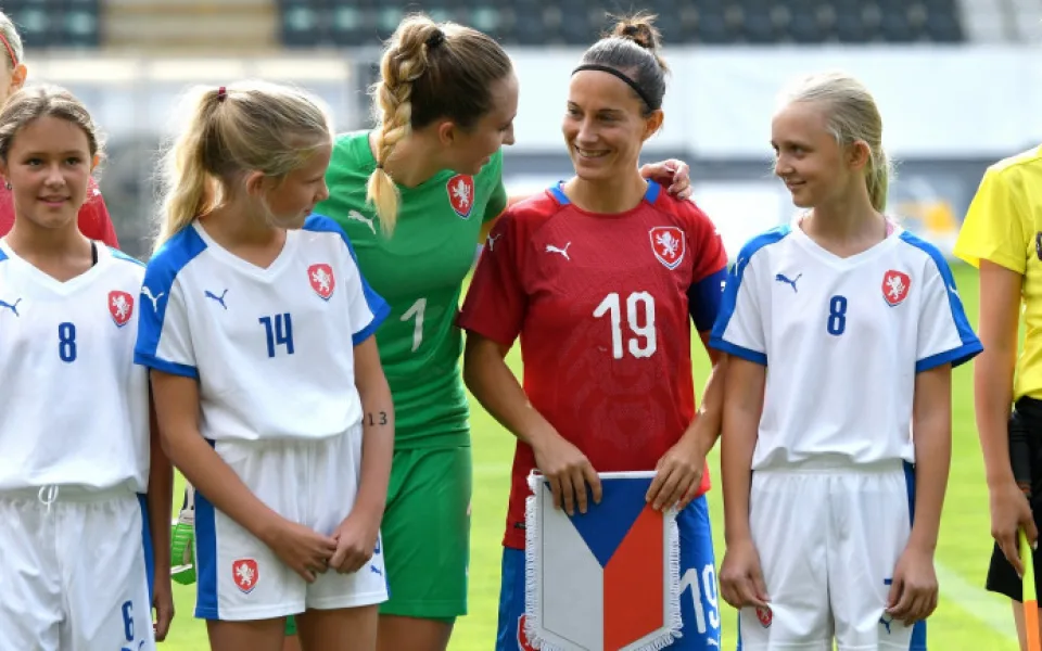Fotbal je v rodině číslo jedna, moje partnerka i naše dcera mě podporují, říká Petra Divišová