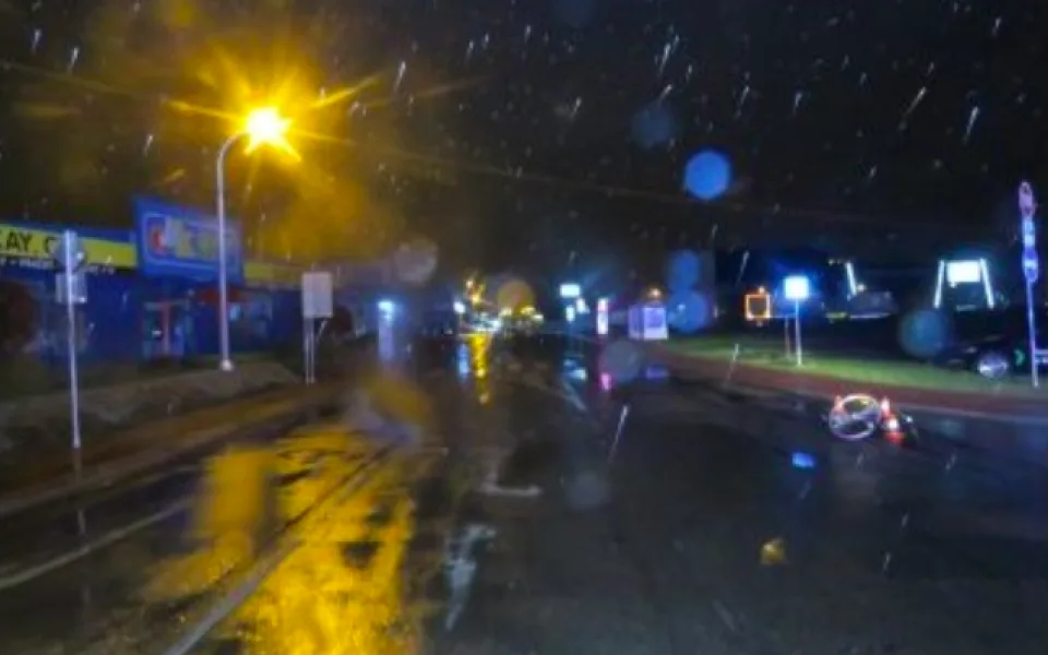 Řidič narazil do cyklisty a ujel. Pátrá po něm policie