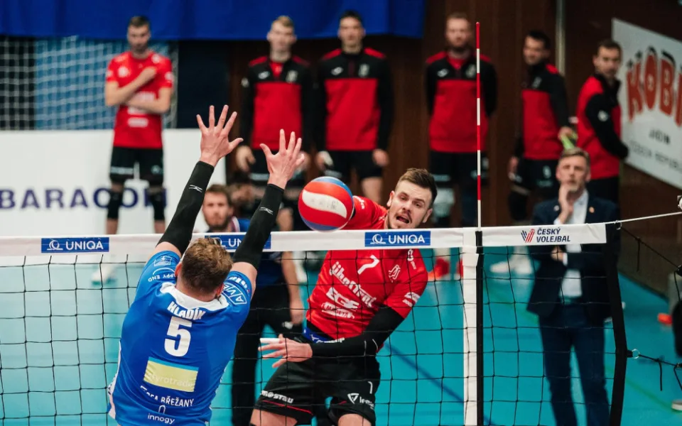 Odolka srovnala stav série. O bronzu se rozhodne v úterý ve Sportovní hale