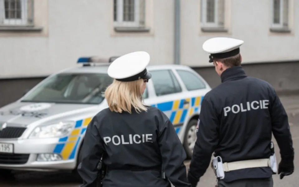 Podvodník se vydával za bankéře i policistu. Žena přišla o všechny své peníze