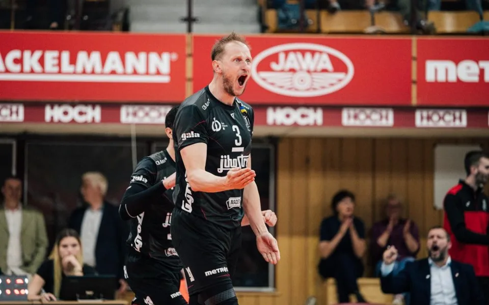 Každý sportovec si přeje končit s medailí na krku, usmívá se Mach