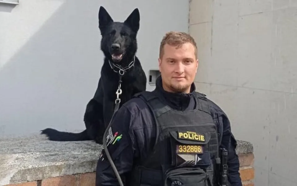 Zloděj se opakovaně vloupal do rodinného domu. Vypátrala ho policejní fena Samantha