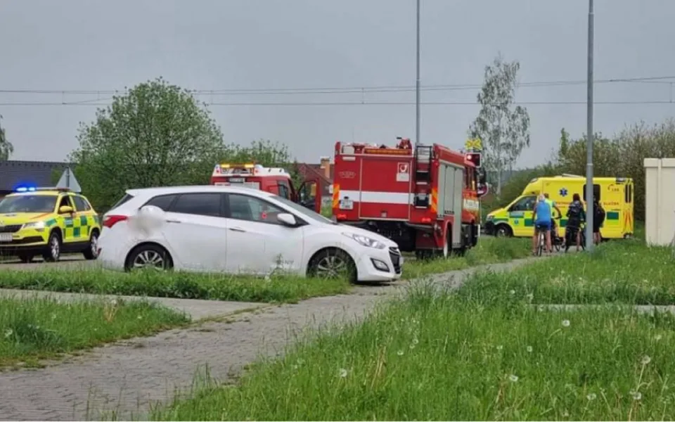 Vlak v Českých Budějovicích srazil člověka. Místo je neprůjezdné