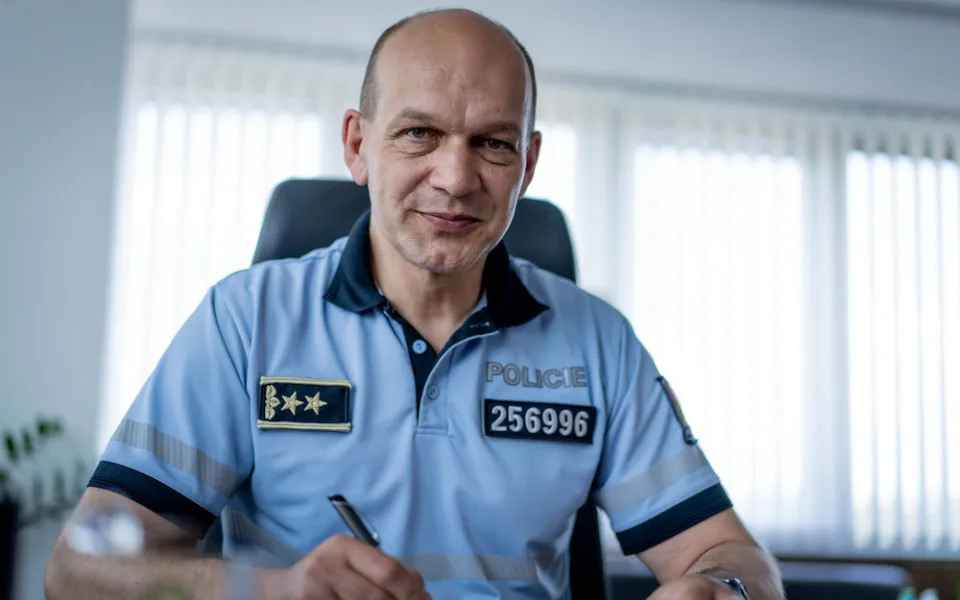 Policejní práce je náročné, ale smysluplné a rozmanité poslání  Zdroj: https://www.drbna.cz/zpravy/spolecnost/9366-policejni-prace-je-narocne-ale-smysluplne-a-rozmanite-poslani.html?utm_source=copy