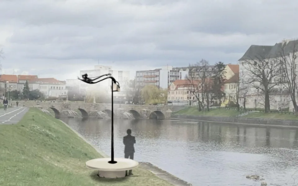 Nová lavička na břehu Otavy připomene Fráňu Šrámka