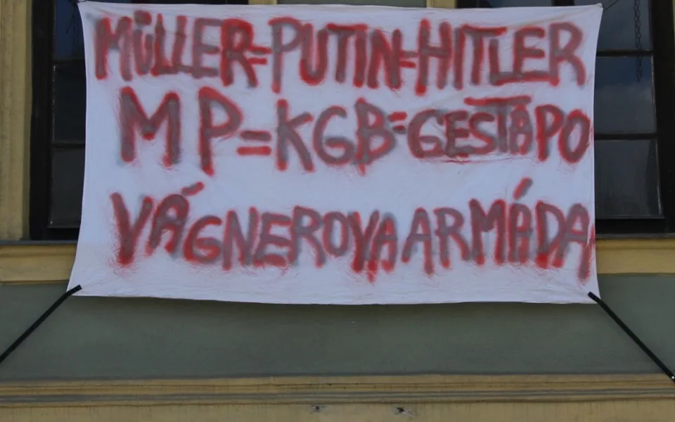 Muž srovnal městskou policii s gestapem a jejího velitele s Putinem. Čelí trestnímu stíhání