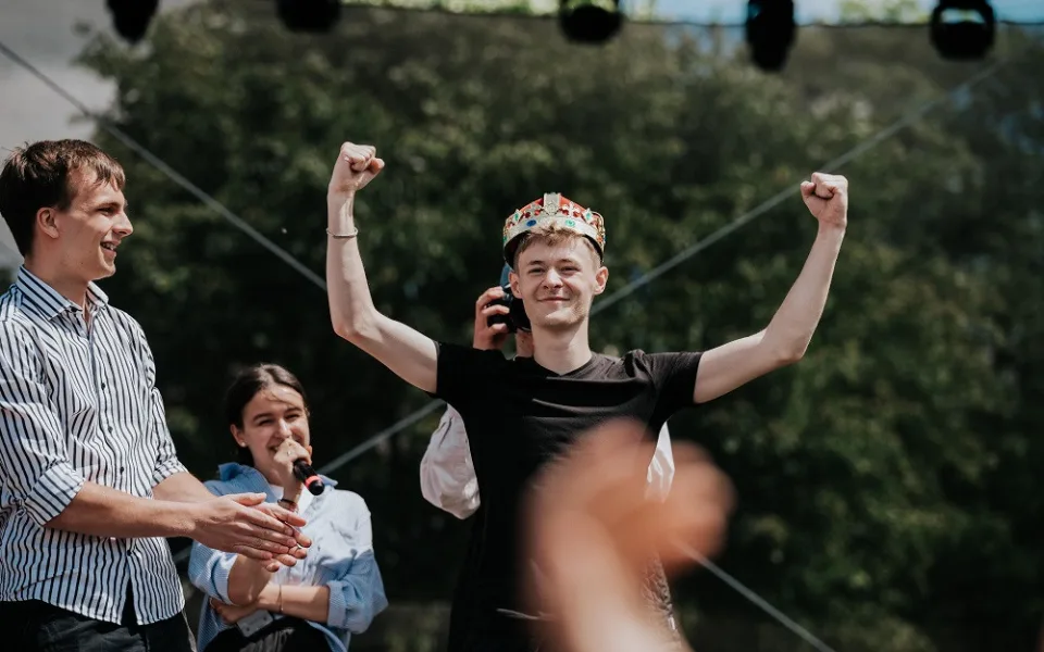 Průvodem historickým centrem města vyvrcholil týdenní festival Budějovický Majáles