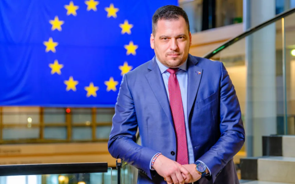 KOMENTÁŘ: Hrozí Evropě obchodní válka s Velkou Británií?