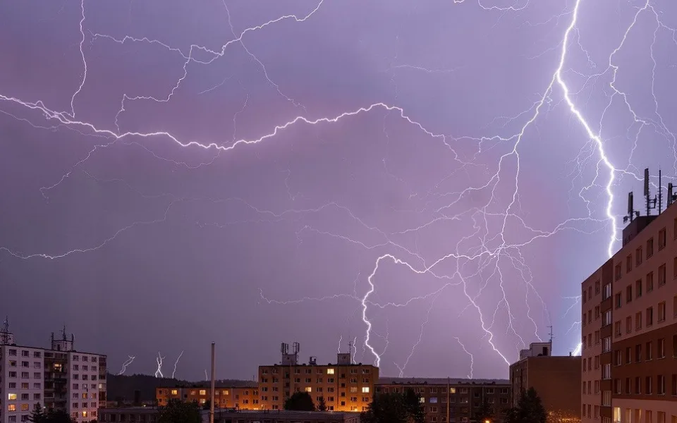 Jih Čech zasáhnou silné bouřky, varovali meteorologové